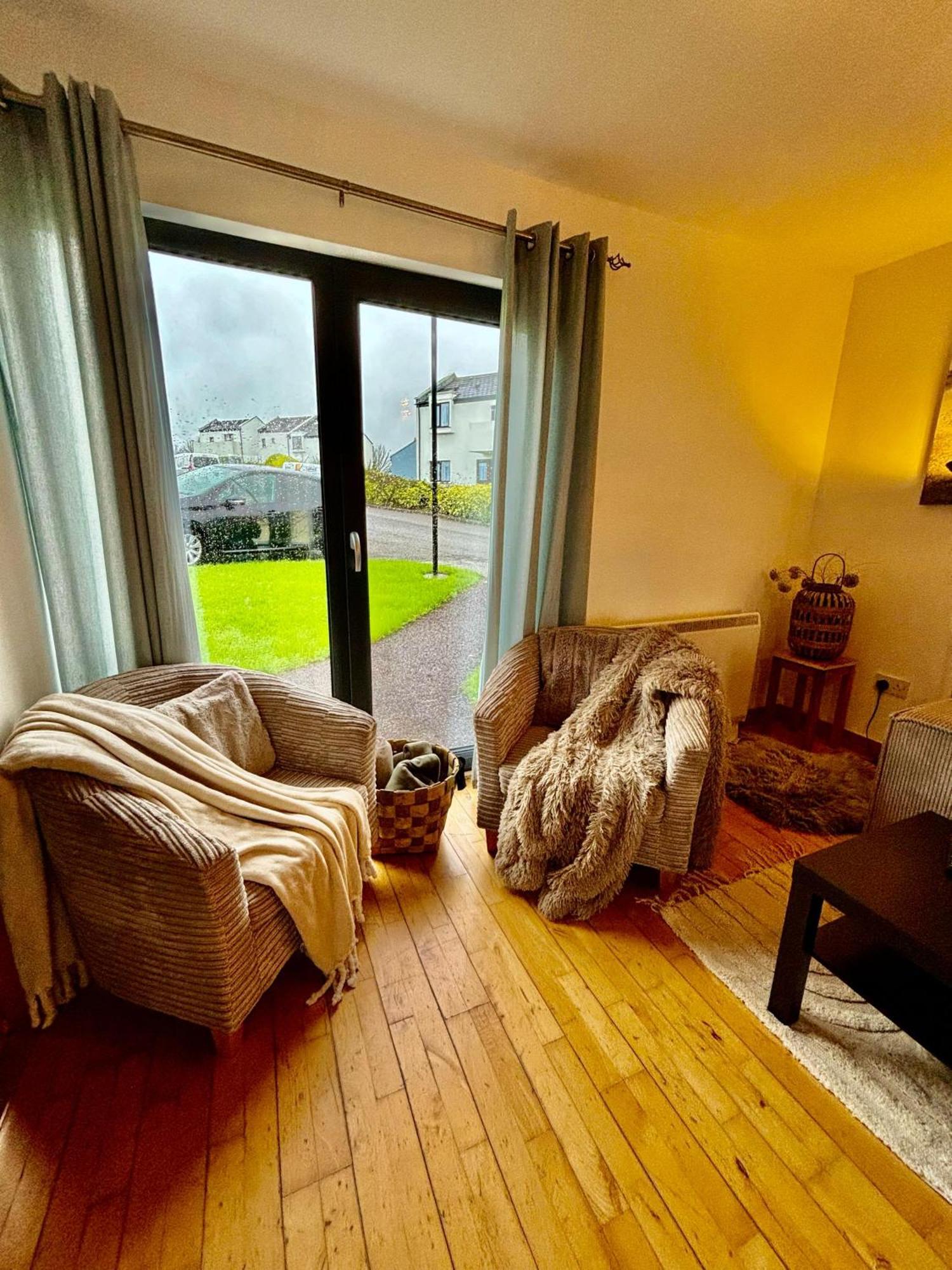 Sea Whispers - My Charming Costal Retreat In Youghal Exterior foto
